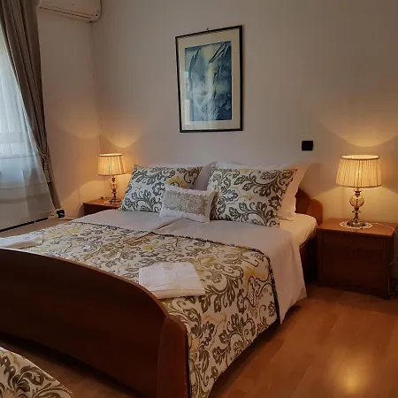 Iskra Apartment