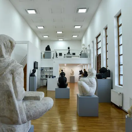 Iskra Apartment